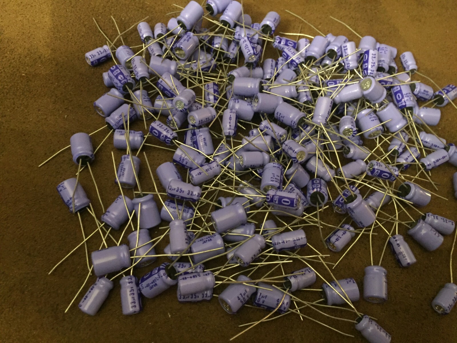 Large Lot of Capacitors 4.7 uF,50v plus 33 uF,35 v