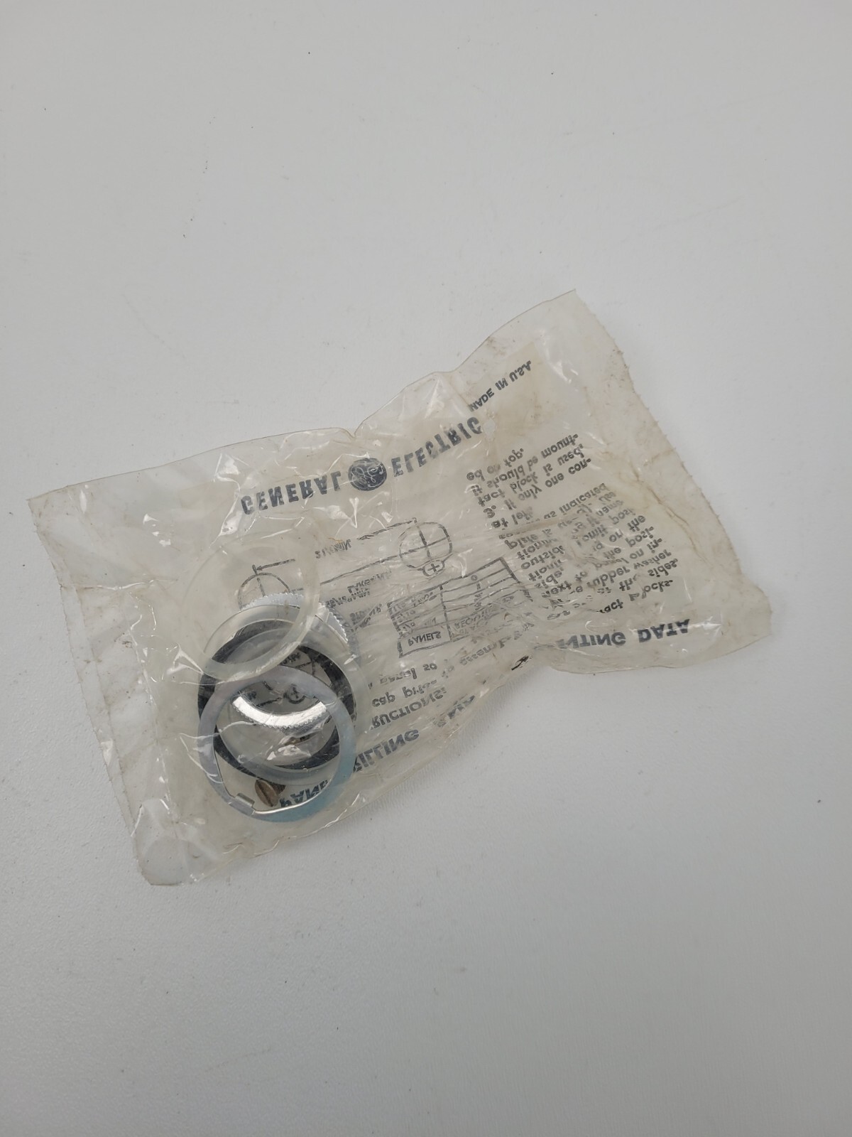 CR2940UX224B4 / CR2940UX224A4 GE Red Push Button Light – Next Day Option – New