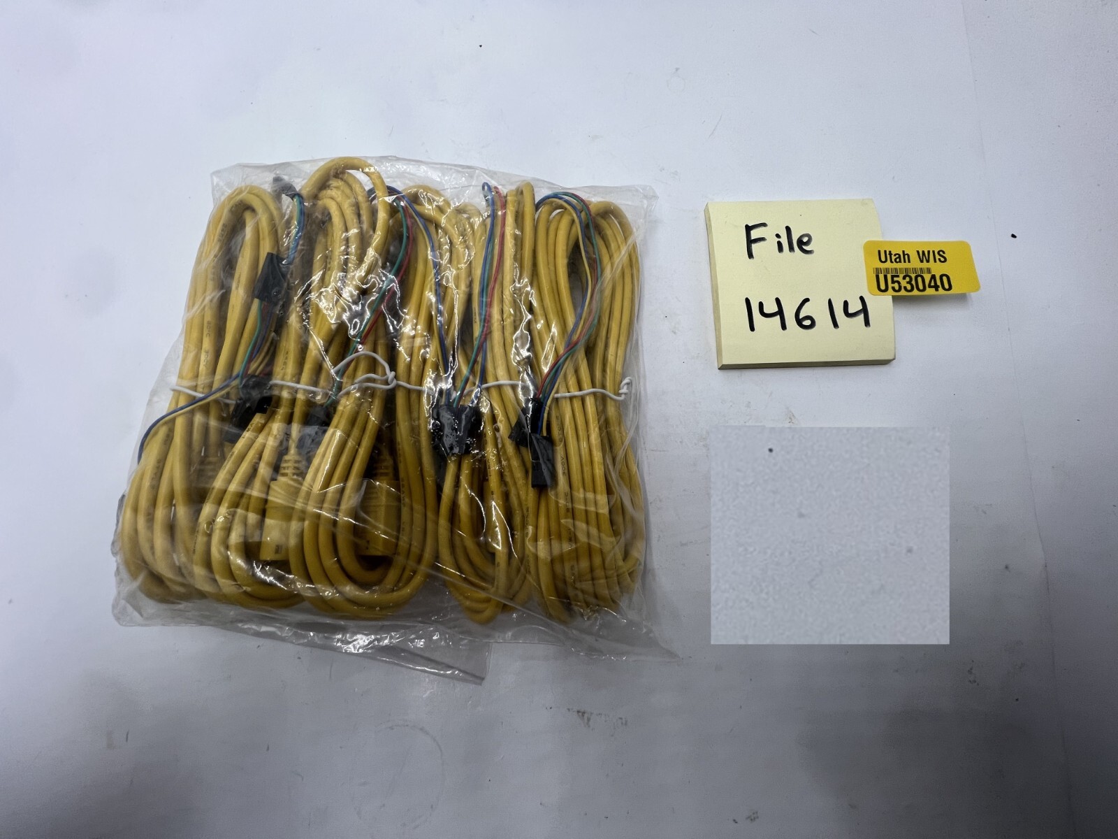 Pack of 5 – AWM STYLE 2464 26AWG 80°C VW-1 300V STONE Cable Yellow