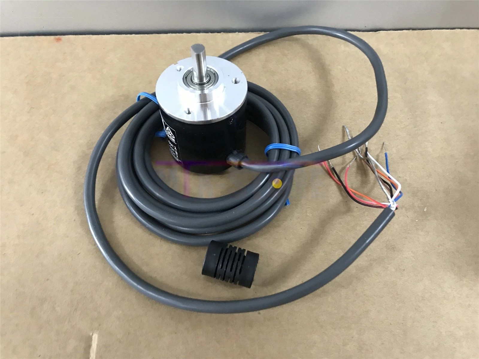 1 PCS E6B2-CWZ1X NEW Rotary Encoder E6B2-CWZ1X 1000P/R made in china E6B2-CWZ1X