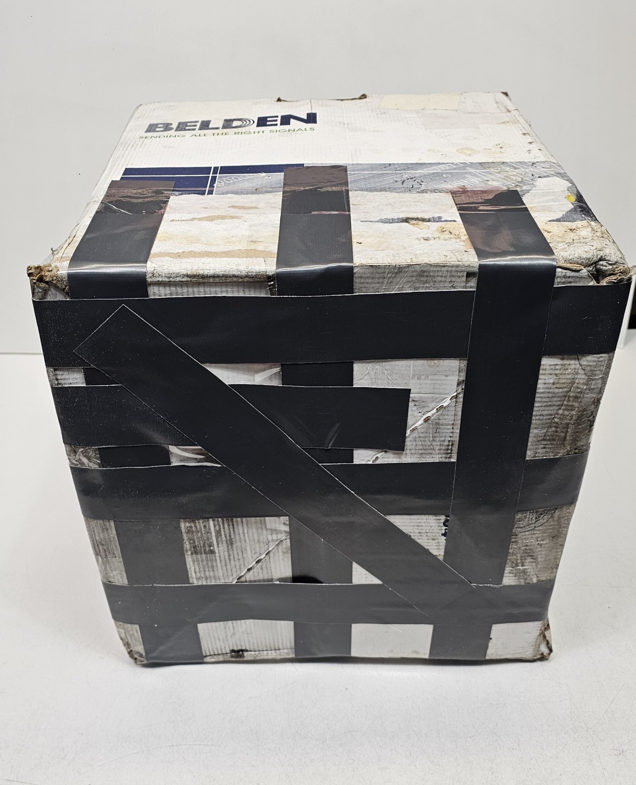 BELDEN 10GXS13008A1000, 1000ft, CAT. 6A, CMP-LP(0.7A). Damaged Box!