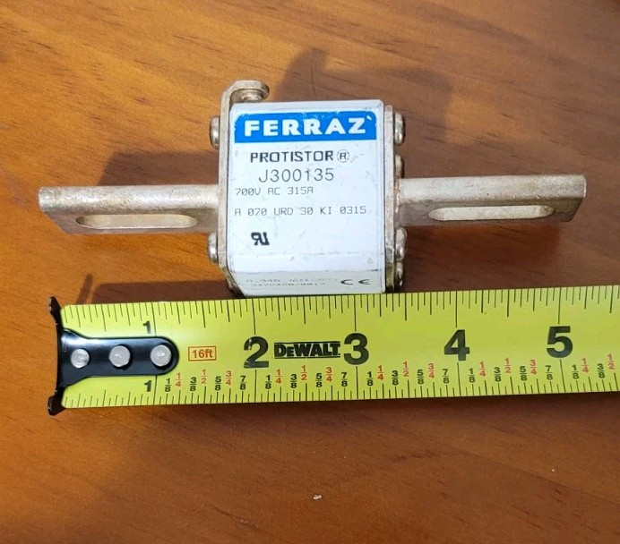 Mersen Ferraz Protistor Semiconductor Fuse J300135 700V AC 315A One Fuse