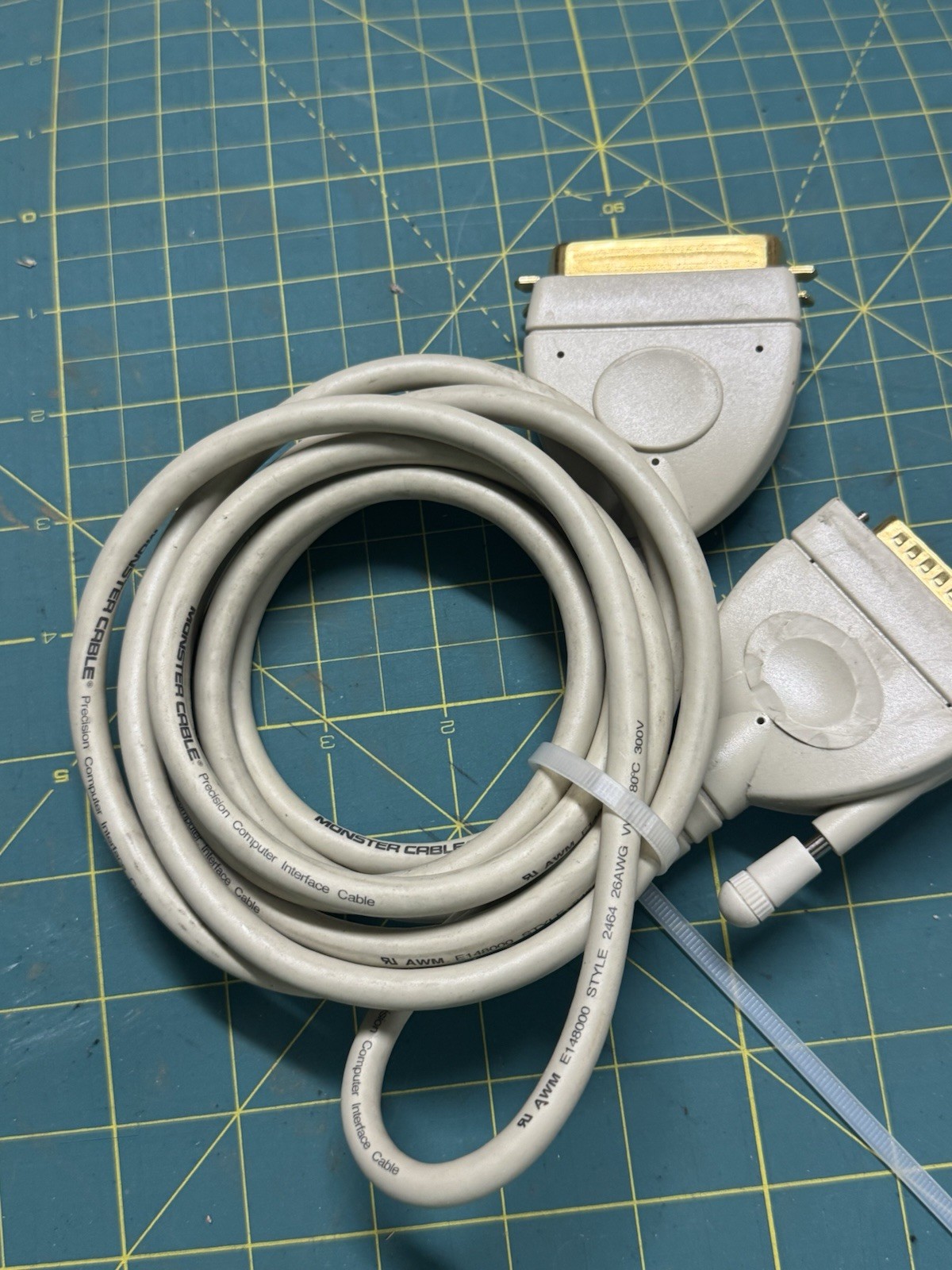 Monster Cable PC Computer AWM E148000 Style 2464 28AWG 80C VW-1 Cable
