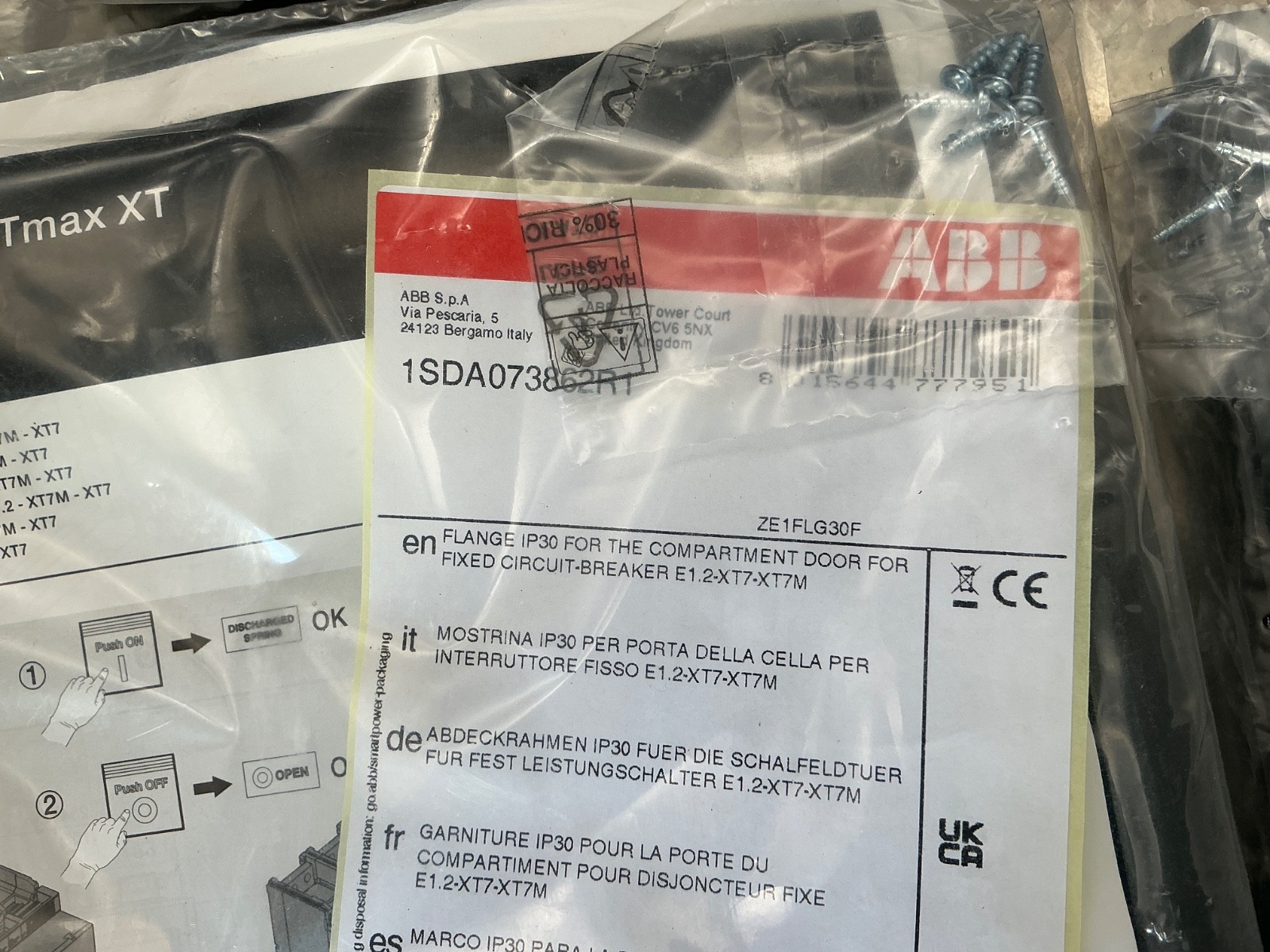 (23) ABB 1SDA073862R1 FLANGE IP3O FOR THE COMPARTMENT DOOR FOR E1.2-XT7-XT7M