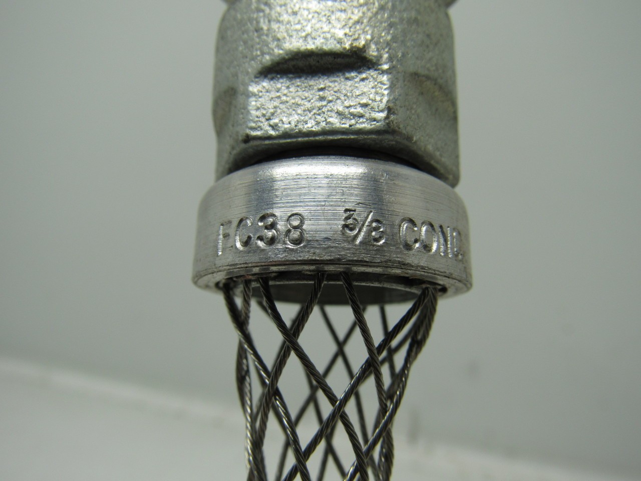 Bryant FC38 Cable Strain Relief 1/2″ Straight Male Connector Lot of 4