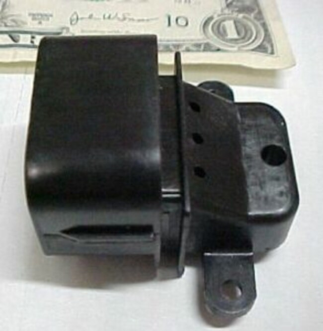 Lot 15 Unknown Electrical Connectors Receptacles, Sockets, Parts Salvage Freight