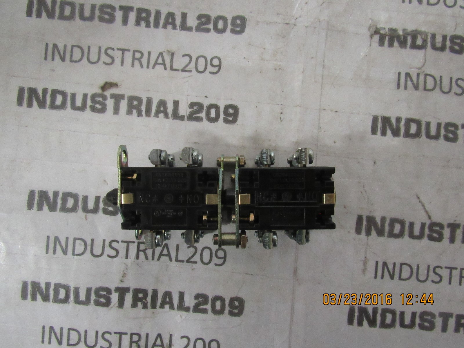 GENERAL ELECTRIC CR2940U207 CONTACT BLOCK NEW IN BOX