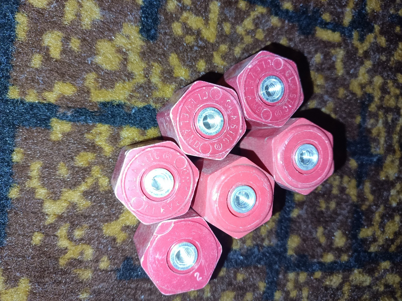 Siemens STANDOFFS Lot Of 6 Electrical Metermain Stand Offs
