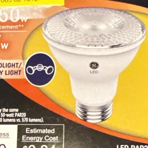 LED Floodlight Bulb, Soft White, 500 Lumens, 7 Watt – 38439