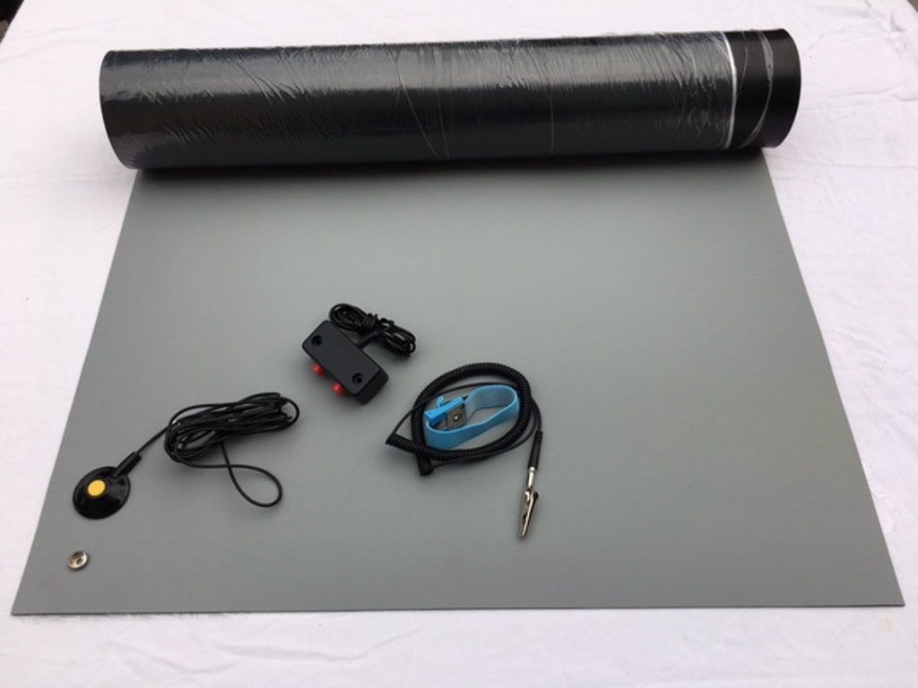 RUBBER ESD ANTI-STATIC HI-TEMP SOLDERING MAT-24X72”,DUALBENCH ,WRIST STRAP-GRAY