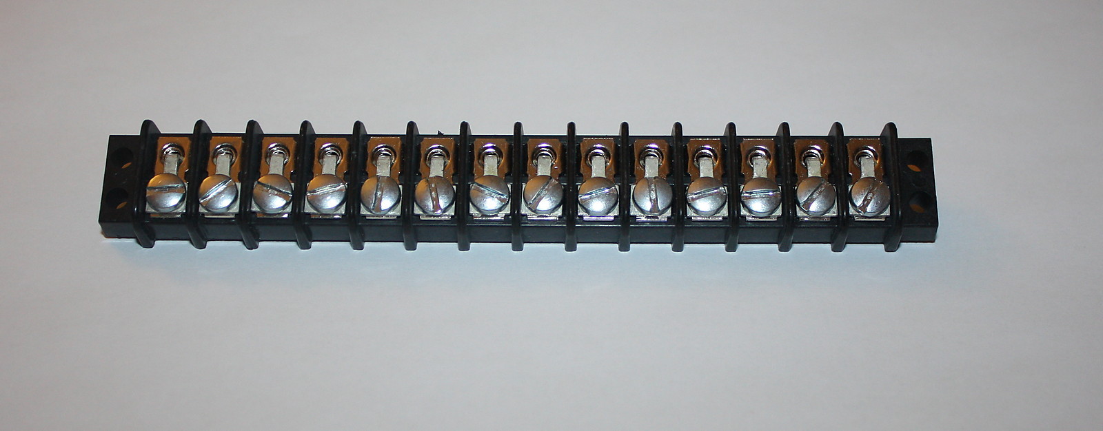 Terminal Block Strip 14 Pos Cinch Connect 14-140Y NEW