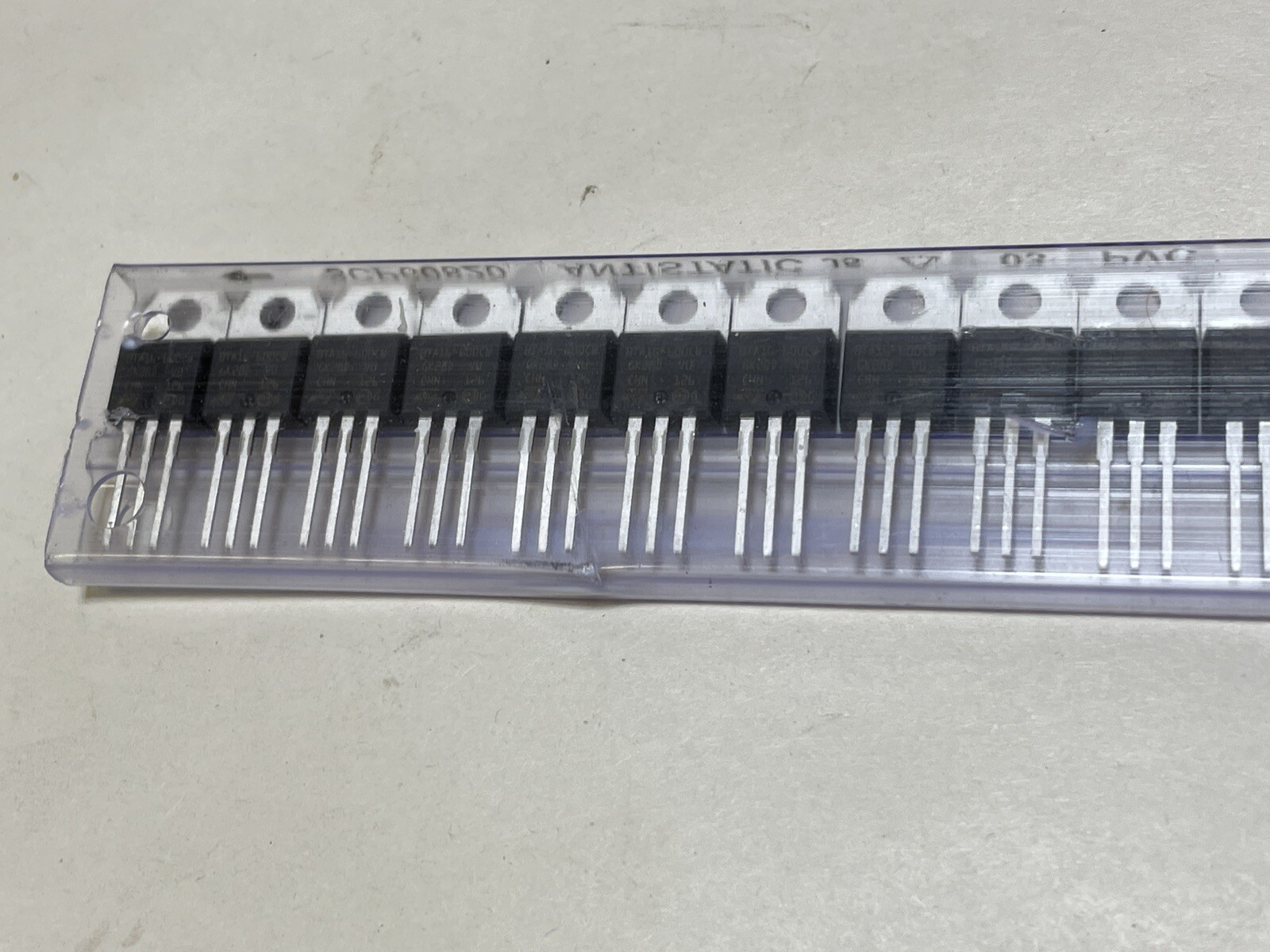ST STANDARD TRIAC BTA16-600CW (Lot of 10)