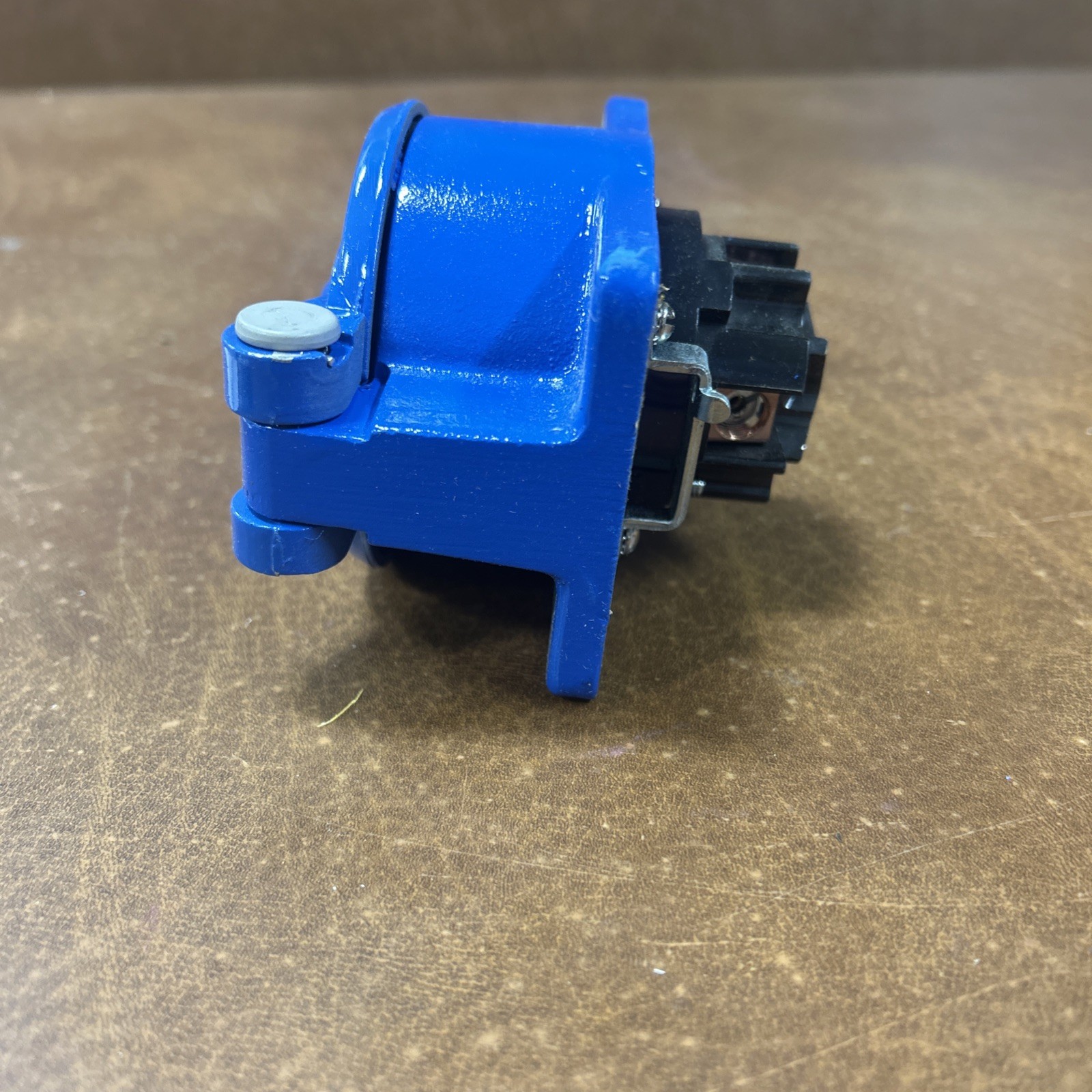 NEW HUBBELL HBL25250 Locking Receptacle 600VAC 30A 250VDC 20A, 3 Phase, 4P 5W