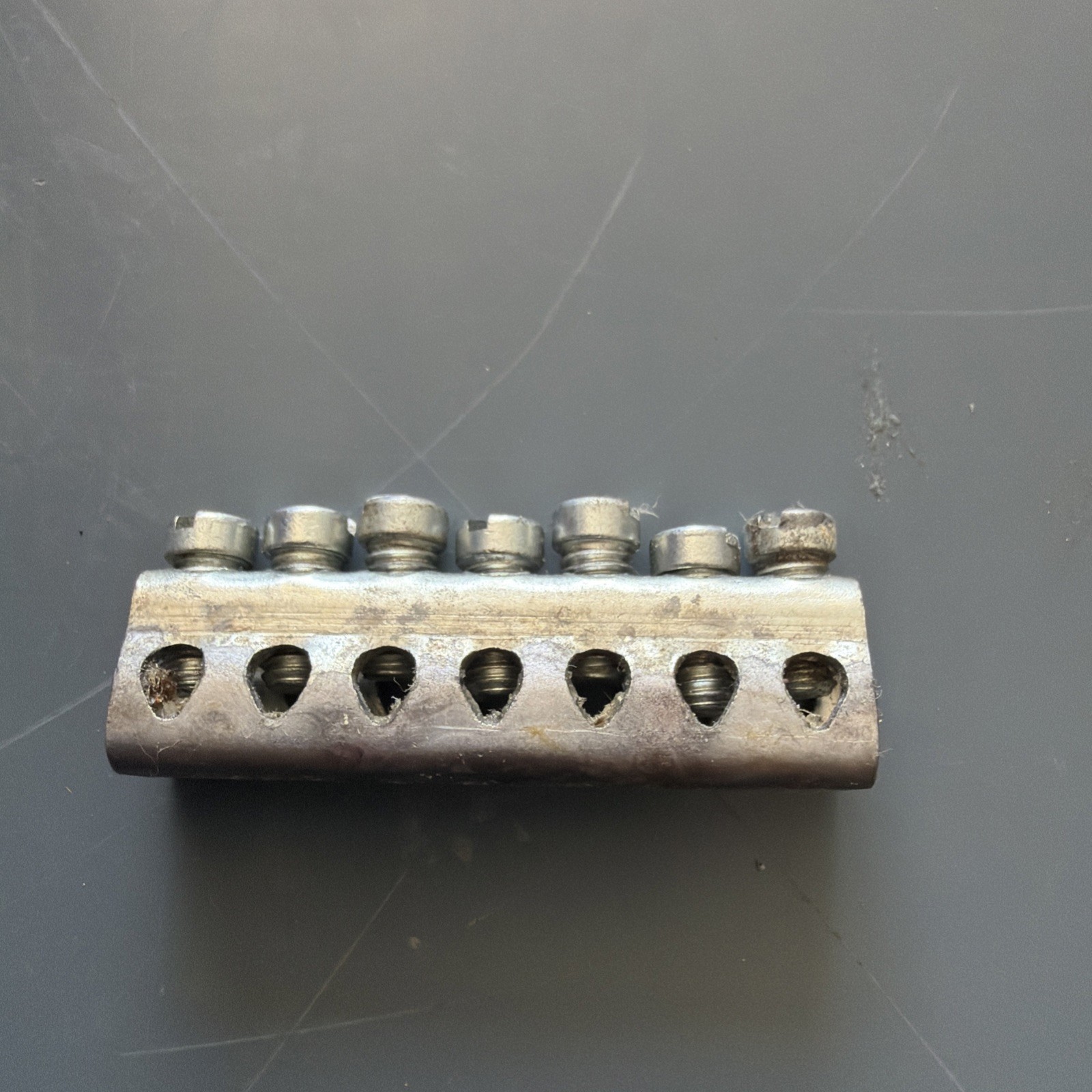 (Lot of 7) GROUND BAR 7 POSITION 1-15/16″LENGTH 7/16″WIDTH 9/16″ HEIGHT
