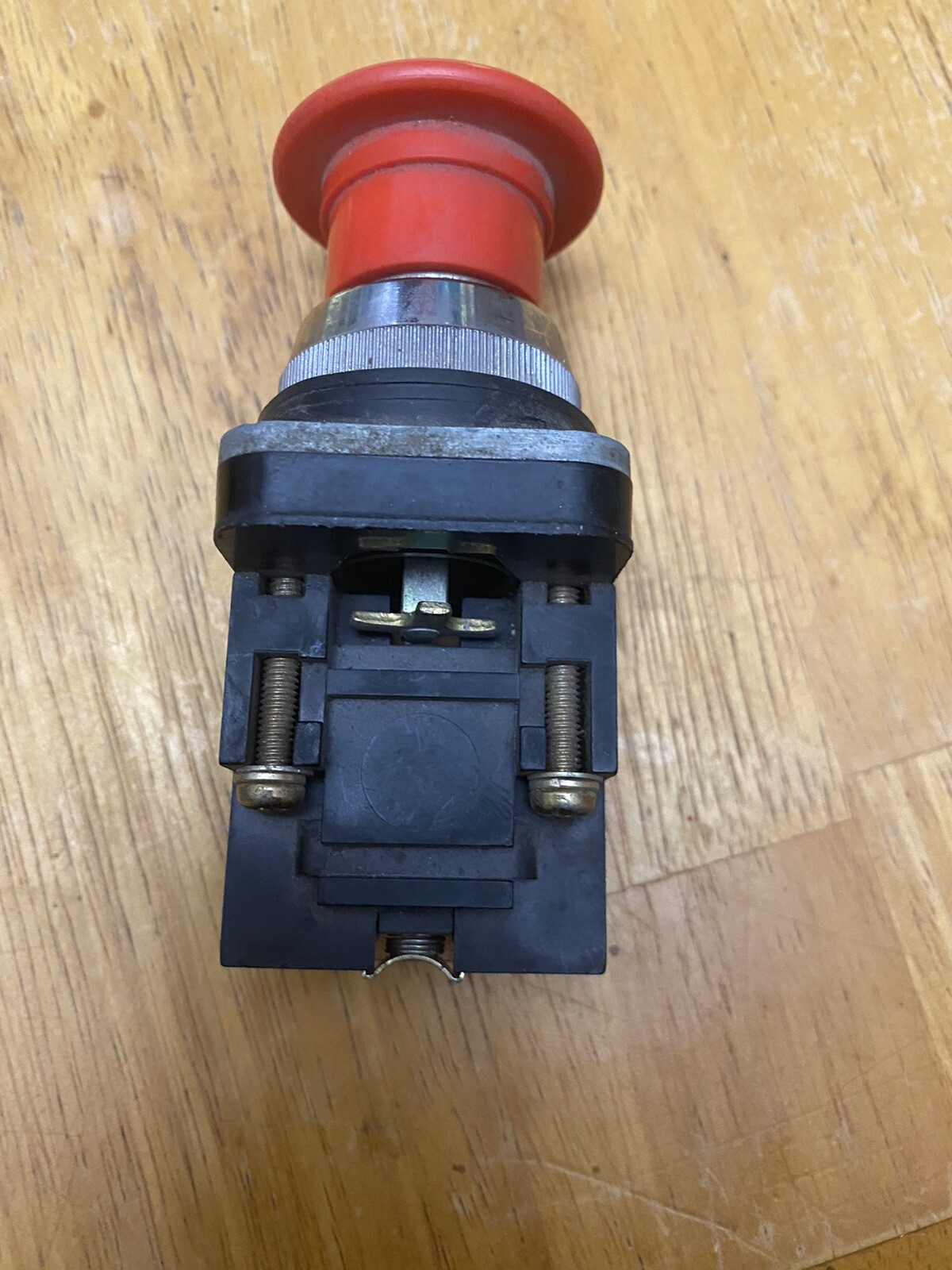 Used MARUYASU DENGYO MPDJ-1R E STOP BUTTON / 41-10279