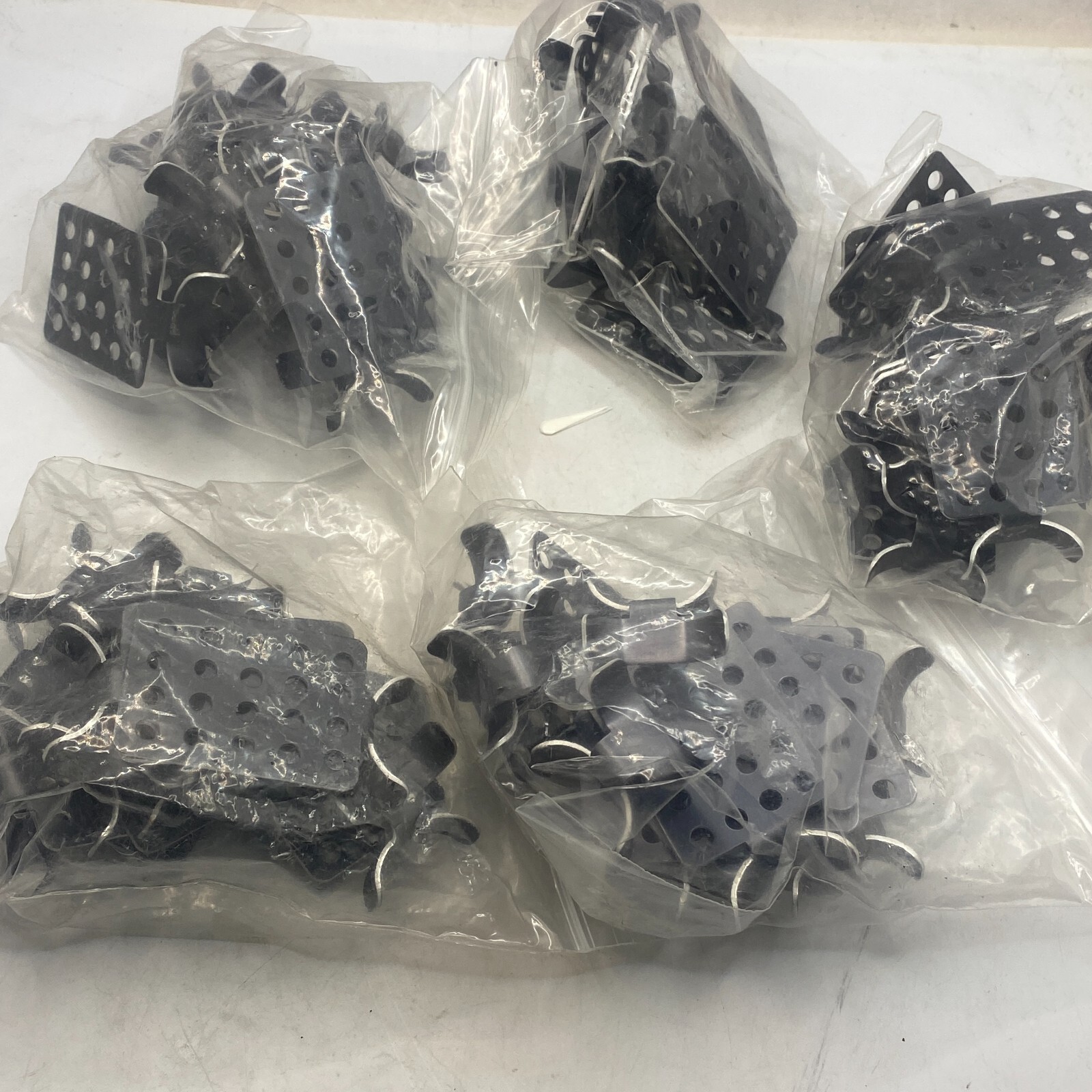 PACK OF 35 RAYCHEM H914 ROOF CLIPS TYCO THERMAL CONTROLS NEW 🎯