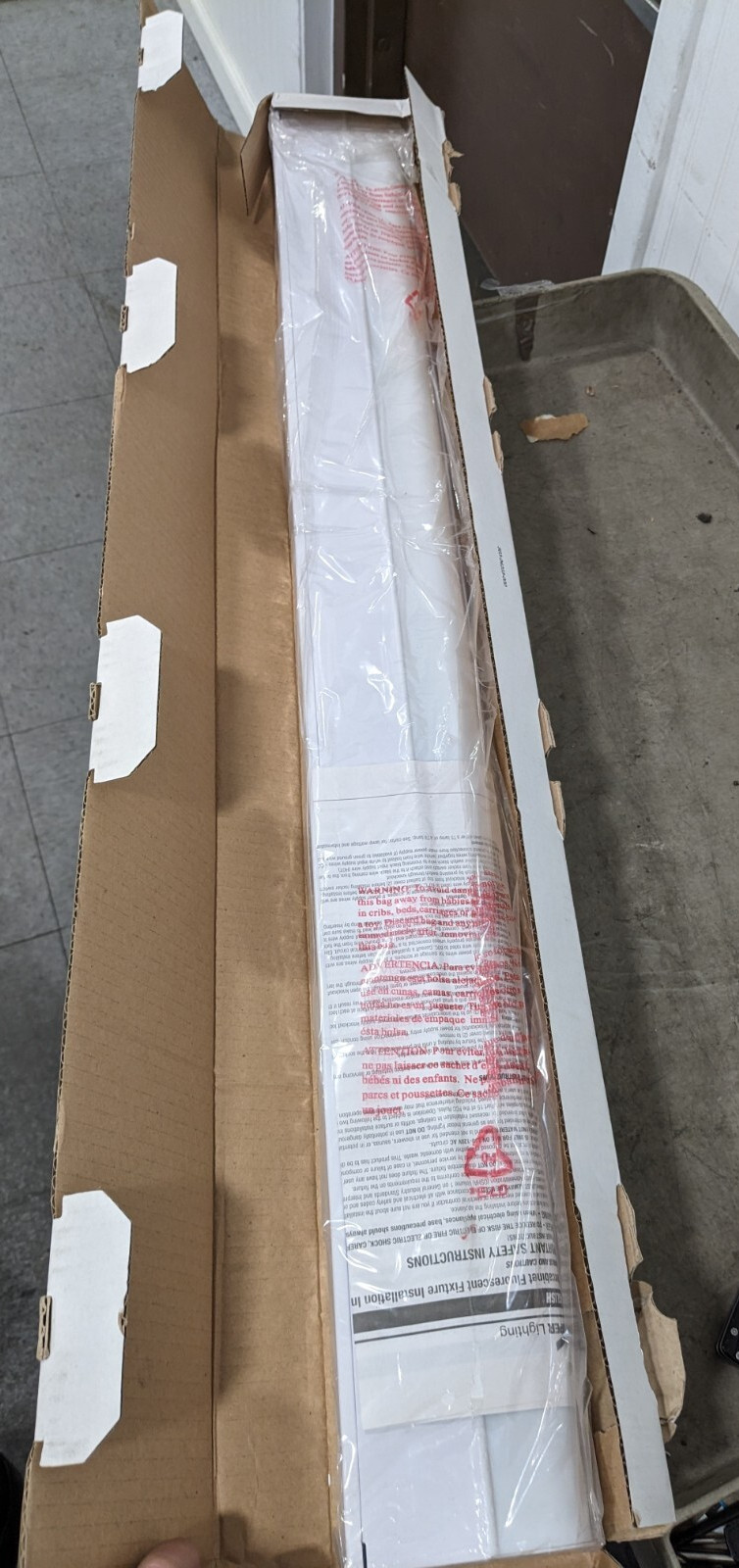 Cooper Lighting 36″ Thin Profile Undercabinet Light UC36T8125