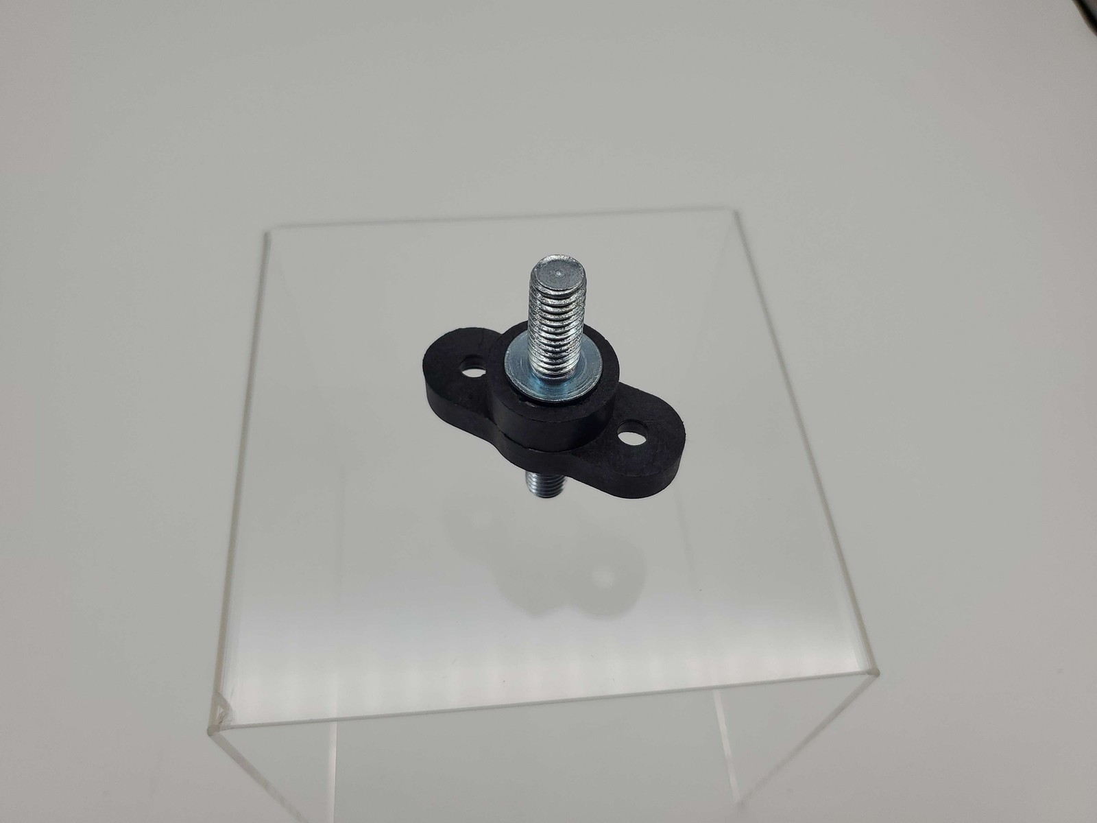 Bussmann C1938 Junction Block Feed Through 3/8-16 Thread 3/8″ Stud 250A Black