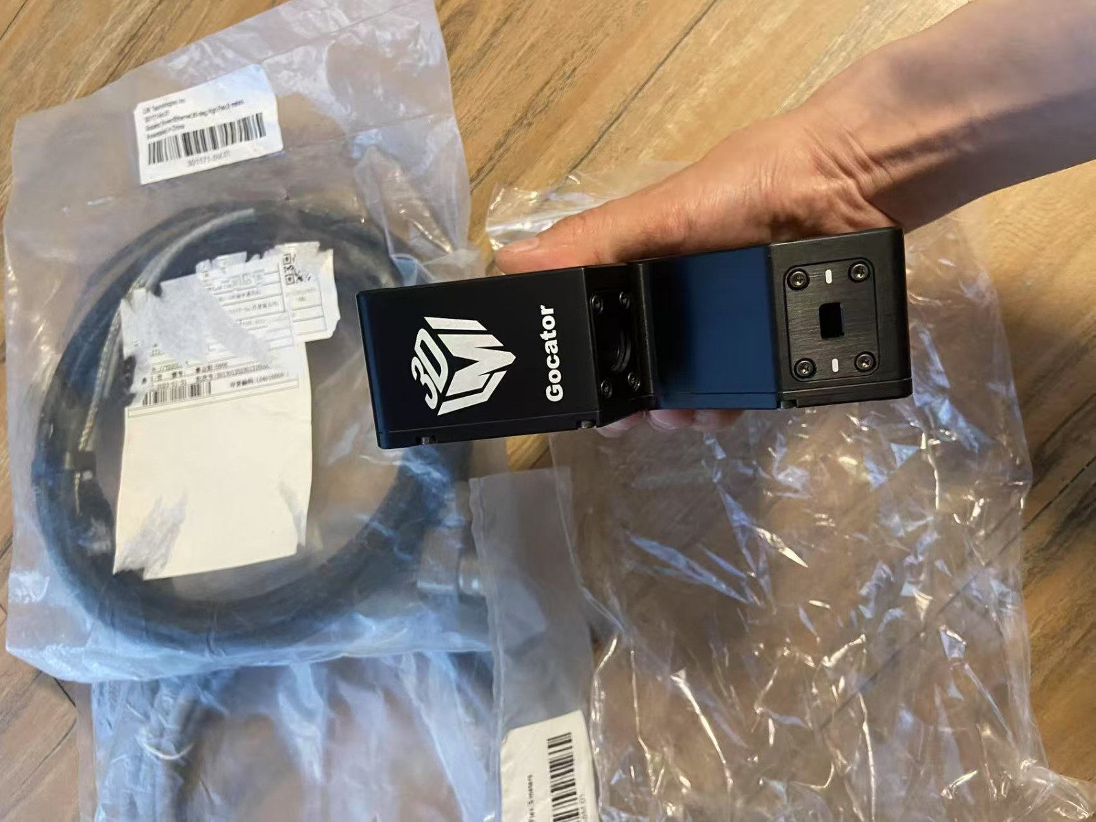 LMI Gocator 2910A-3R-B-01-S+Cable，LMI Technologies Gocator ，UPS Express