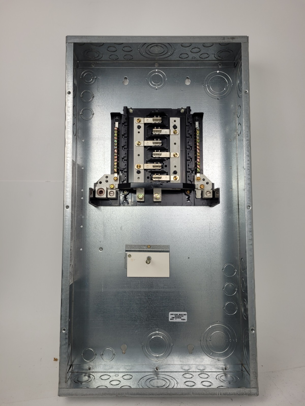 GE Powermark Plus Load Center Main Breaker 12 Circuit 240V 200A Max 1P 3W – New