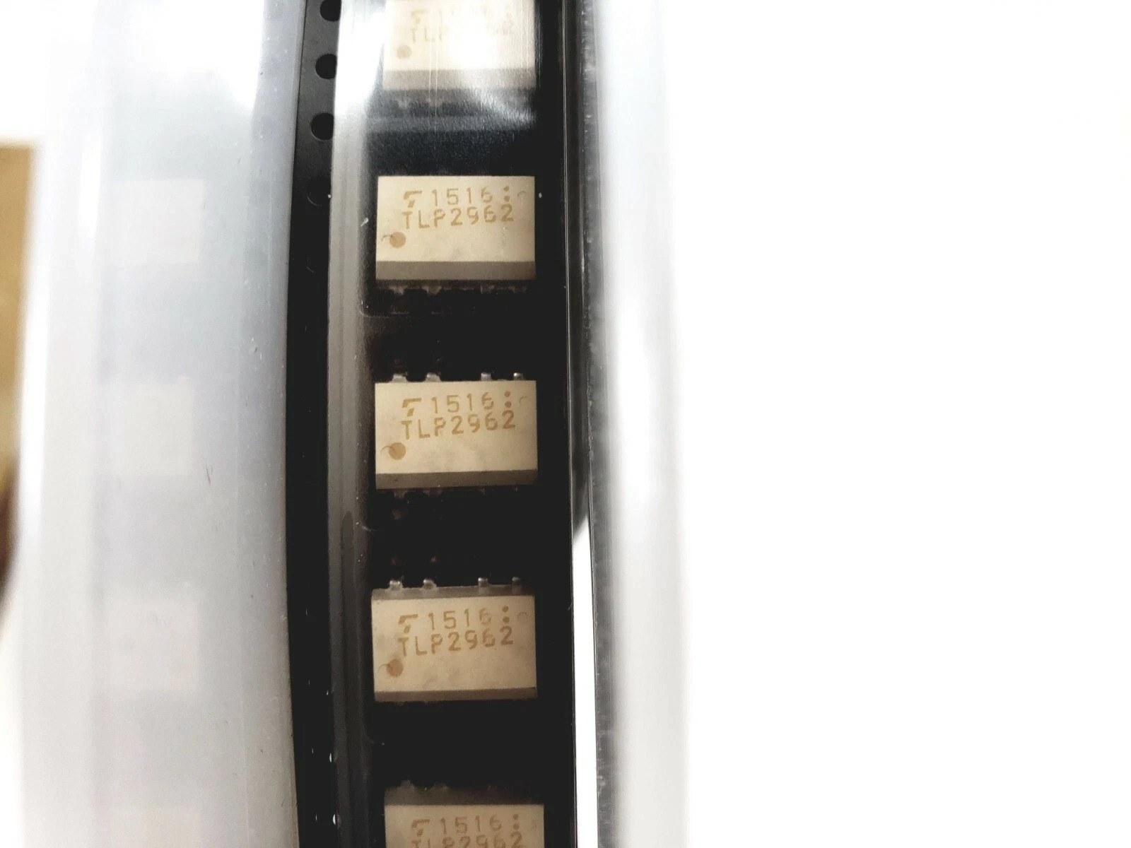 (LOT OF 1500) TOSHIBA TLP2962 (TP1,F) OPTOISO 5KV OPEN COLLECTOR