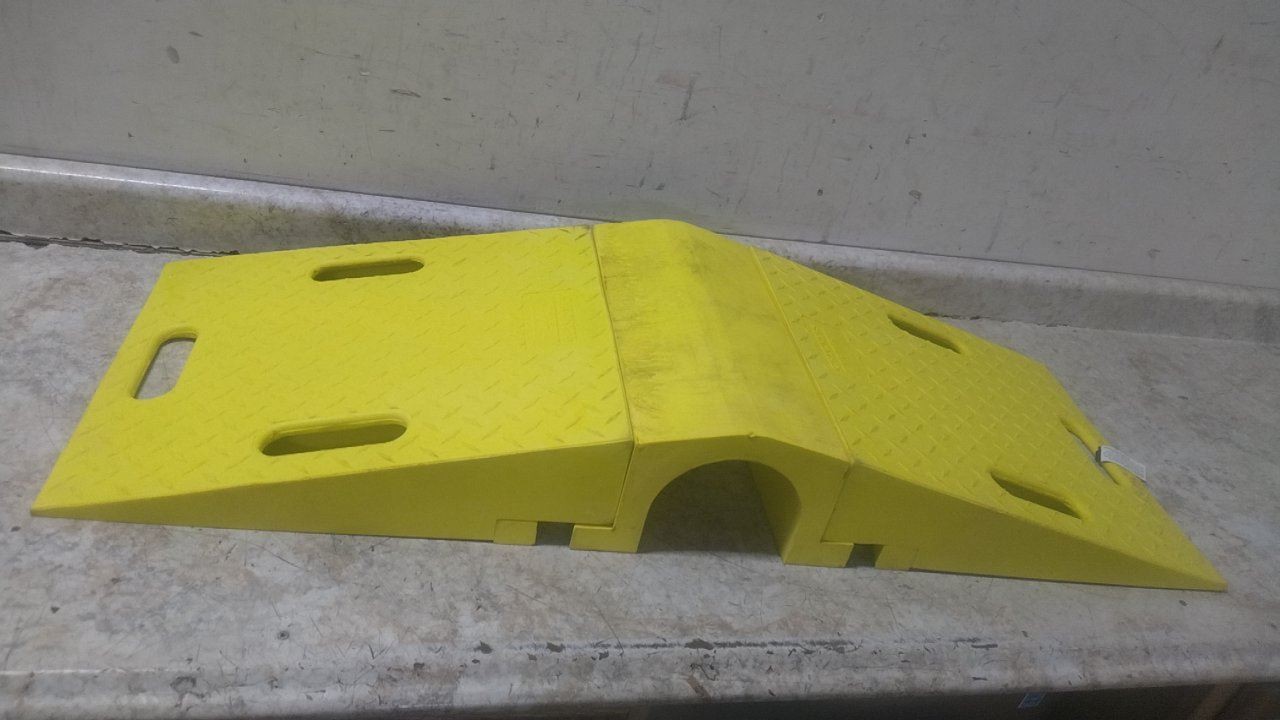 Checkers UHB4045 4-1/2 In Maximum Cable Diameter Yellow Modular Hose Bridge