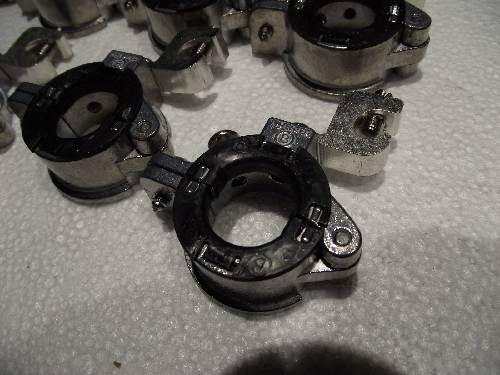 24 BRIDGEPORT SPLIT GROUND BUSHINGS SGB-382CL