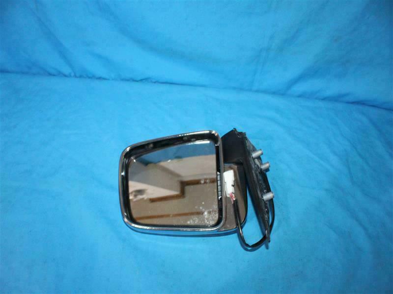 Ford UM81-69120D UM8169120D Side Mirror (R),Door NEW NOB