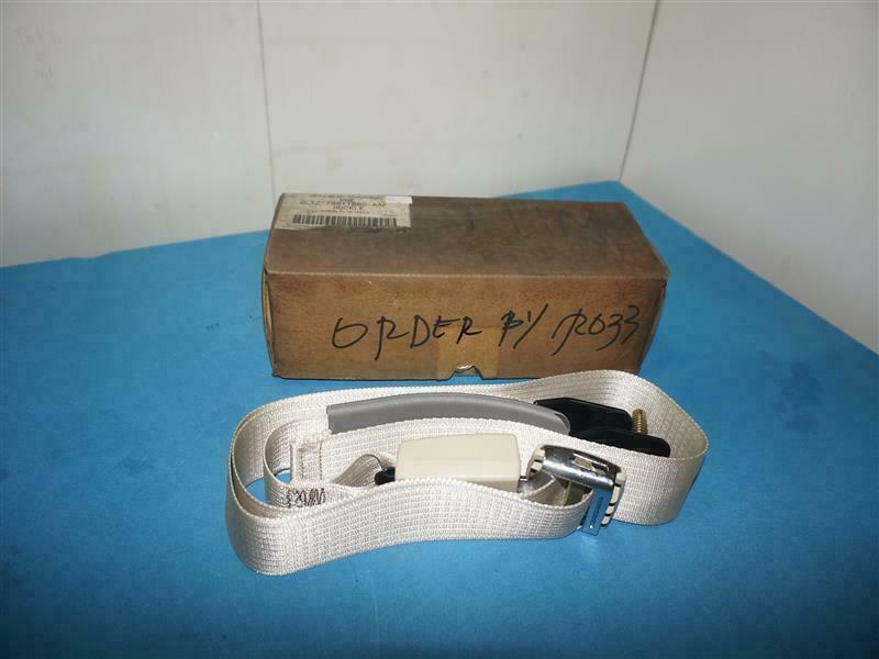 Ford 2L1Z-78611B60-AAF 2L1Z78611B60AAF SeatBealt Buckle NEW NOB
