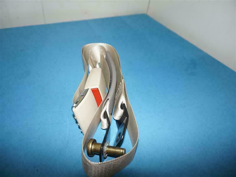 Ford 2L1Z-78611B60-AAF 2L1Z78611B60AAF SeatBealt Buckle NEW NOB