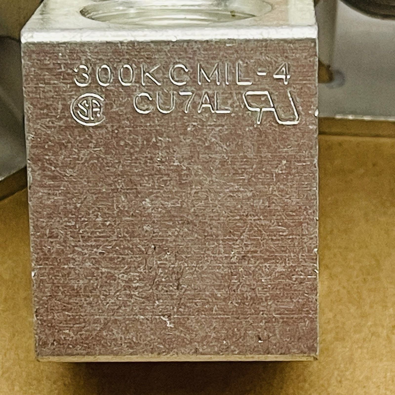 5 PK CMC CA201 ALUMINUM LUG 300KCMIL-4 CU7AL