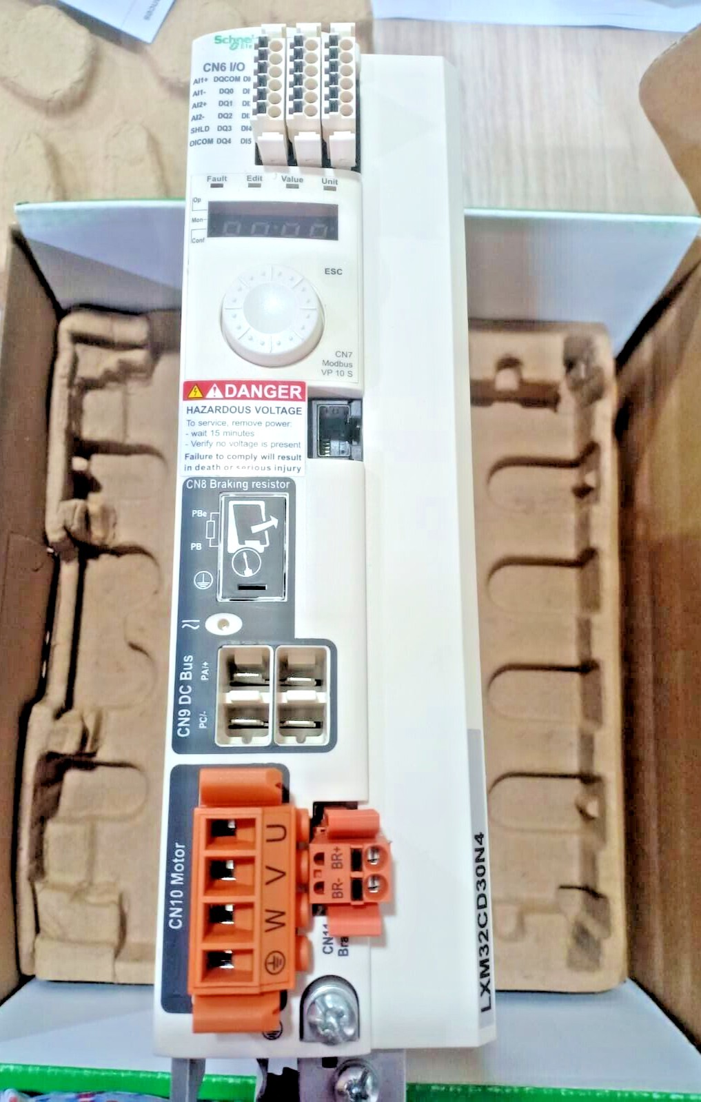 LXM32CD30N4 SCHNEIDER motion servo drive, Lexium 32,30A,208to480V, 3kW-Brand New