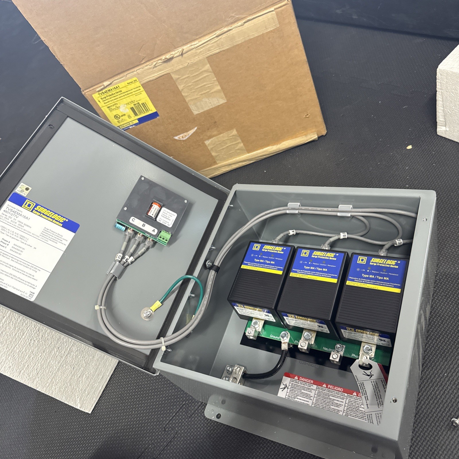 SQUARE D SCHNEIDER ELECTRIC TVS4EMA16A SURGE PROTECTION DEVICE (NEW IN BOX)