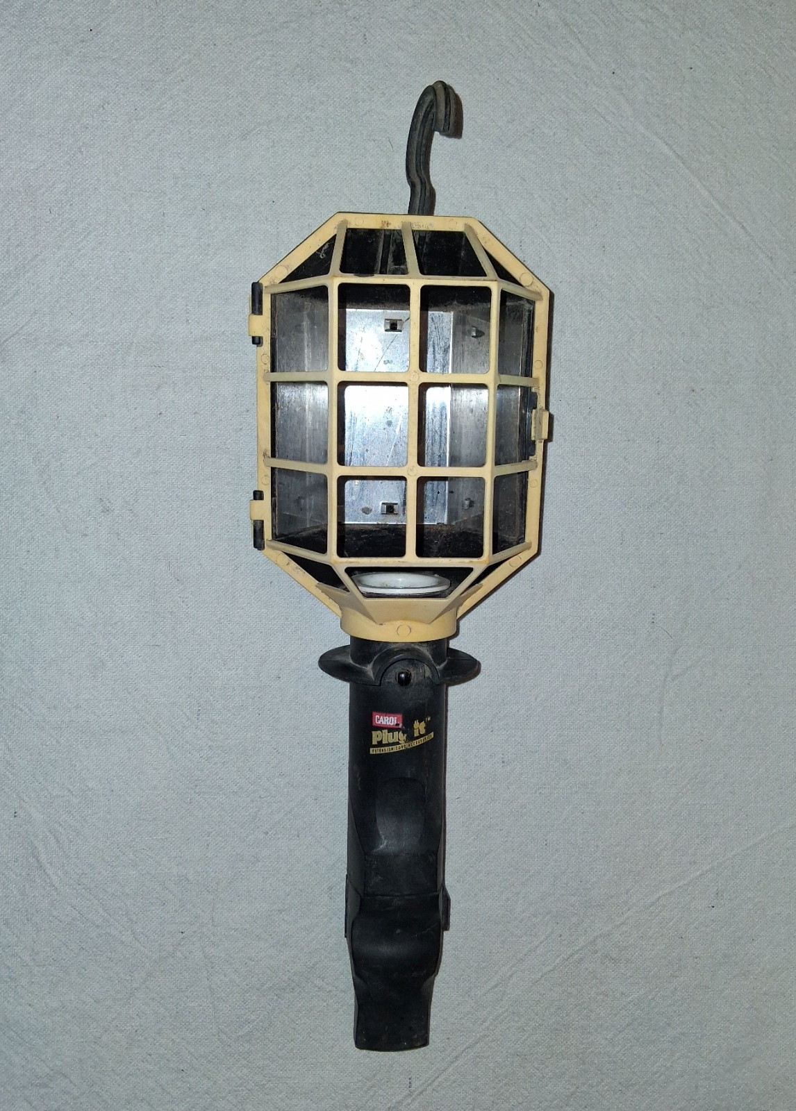 Carol Brand Plug-in extension cord accessories – Utility Drop Light.
