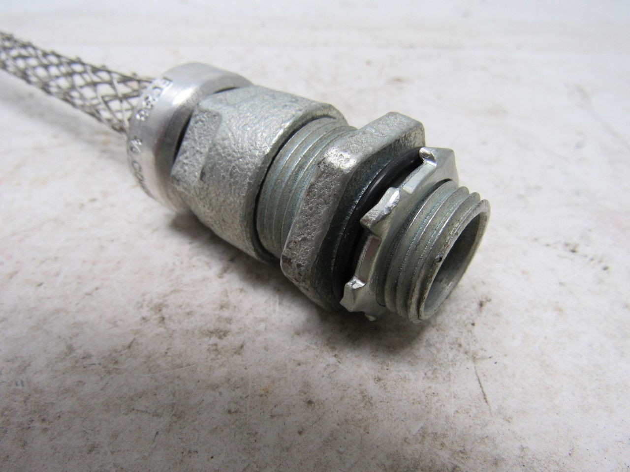 Bryant FC38 Cable Strain Relief 1/2″ Straight Male Connector Lot of 4