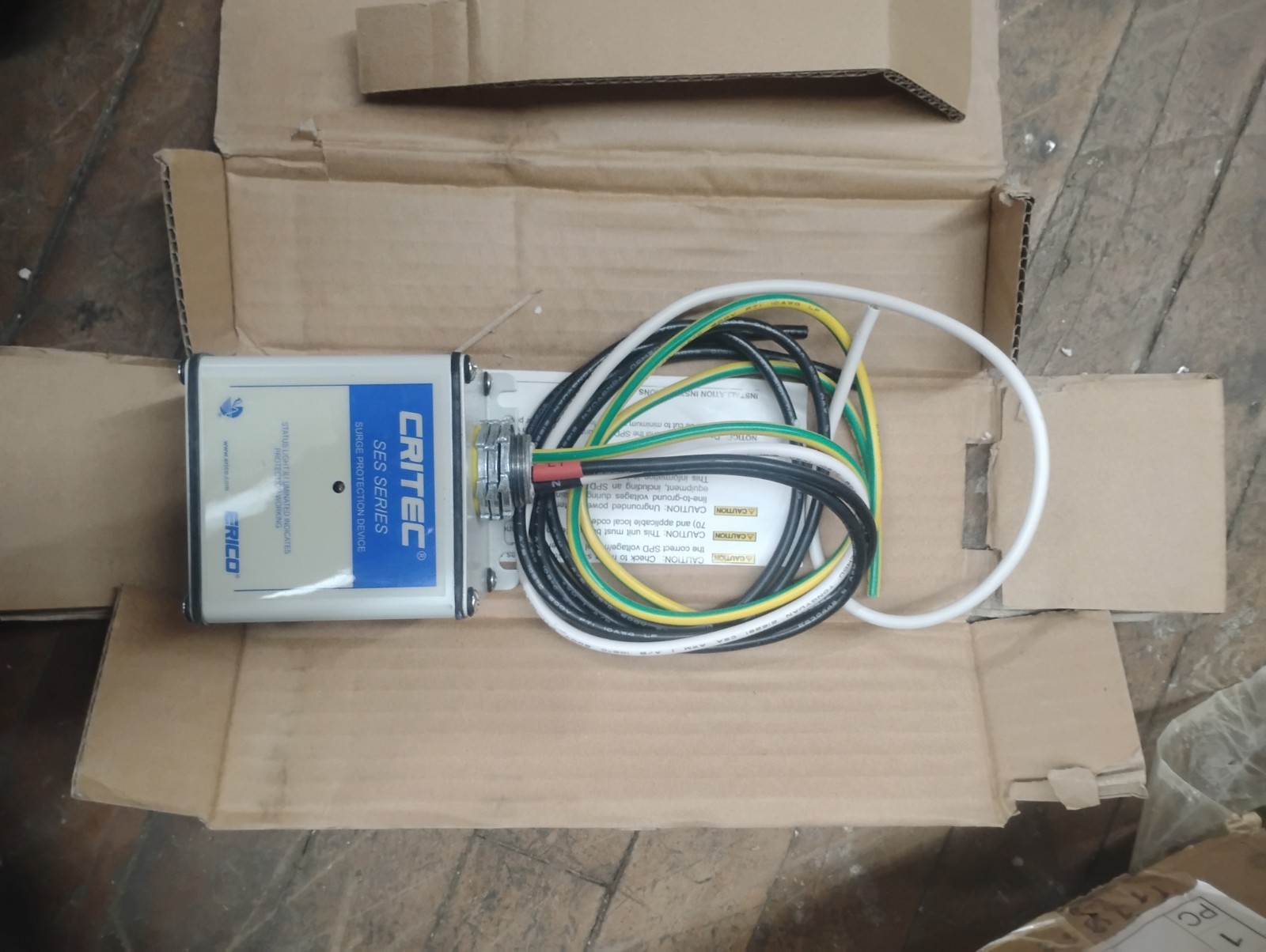Erico Critec S40-120/240 SES SERIES Surge Protection Device. New