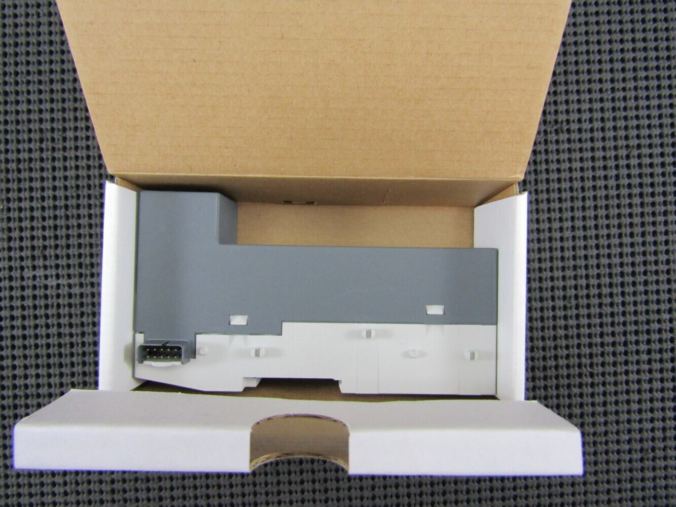ABB 1TNE968902R2101 Digital Input Module 8DI 24VDC 1-Wire 1.6W DI561 A1