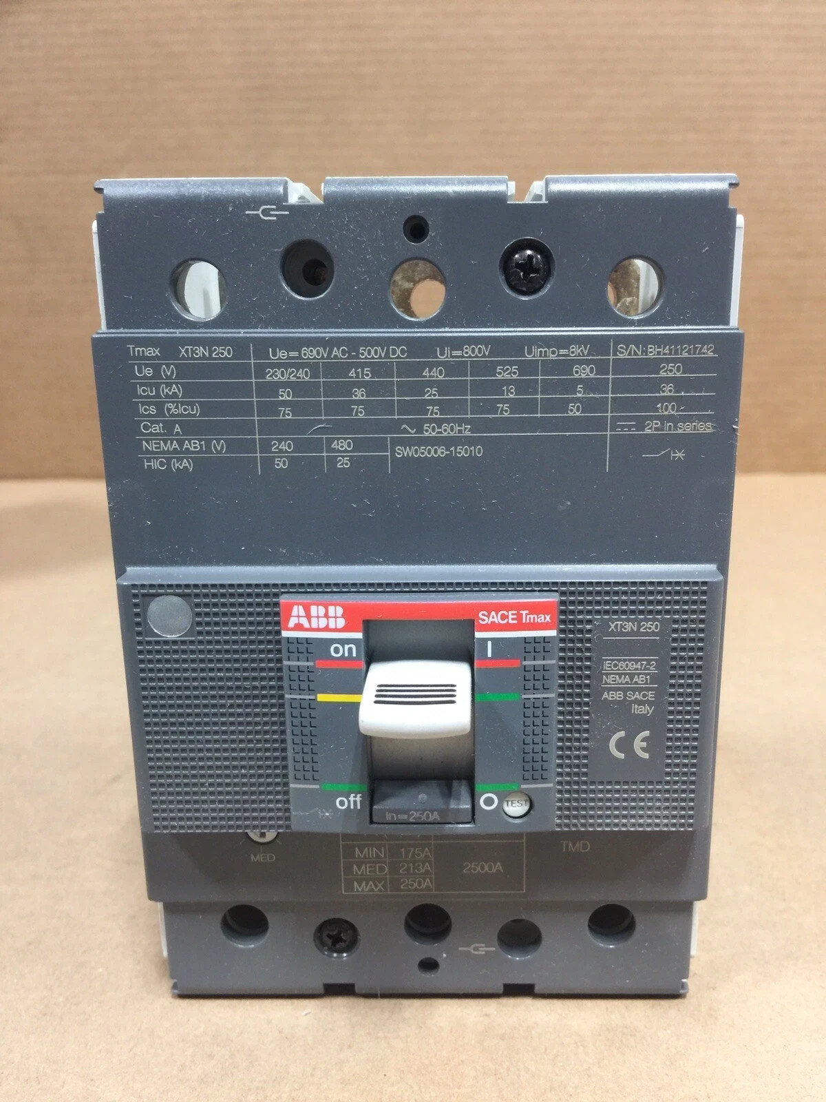1PC ABB XT3N 250 TMD 250-2500 3p 1SDA068059R1 Circuit Breaker Brand New original