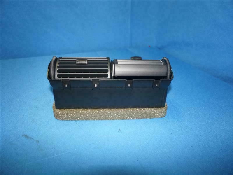 Ford F67Z-19893-AA F67Z19893AA Louvre ASY NEW NOB