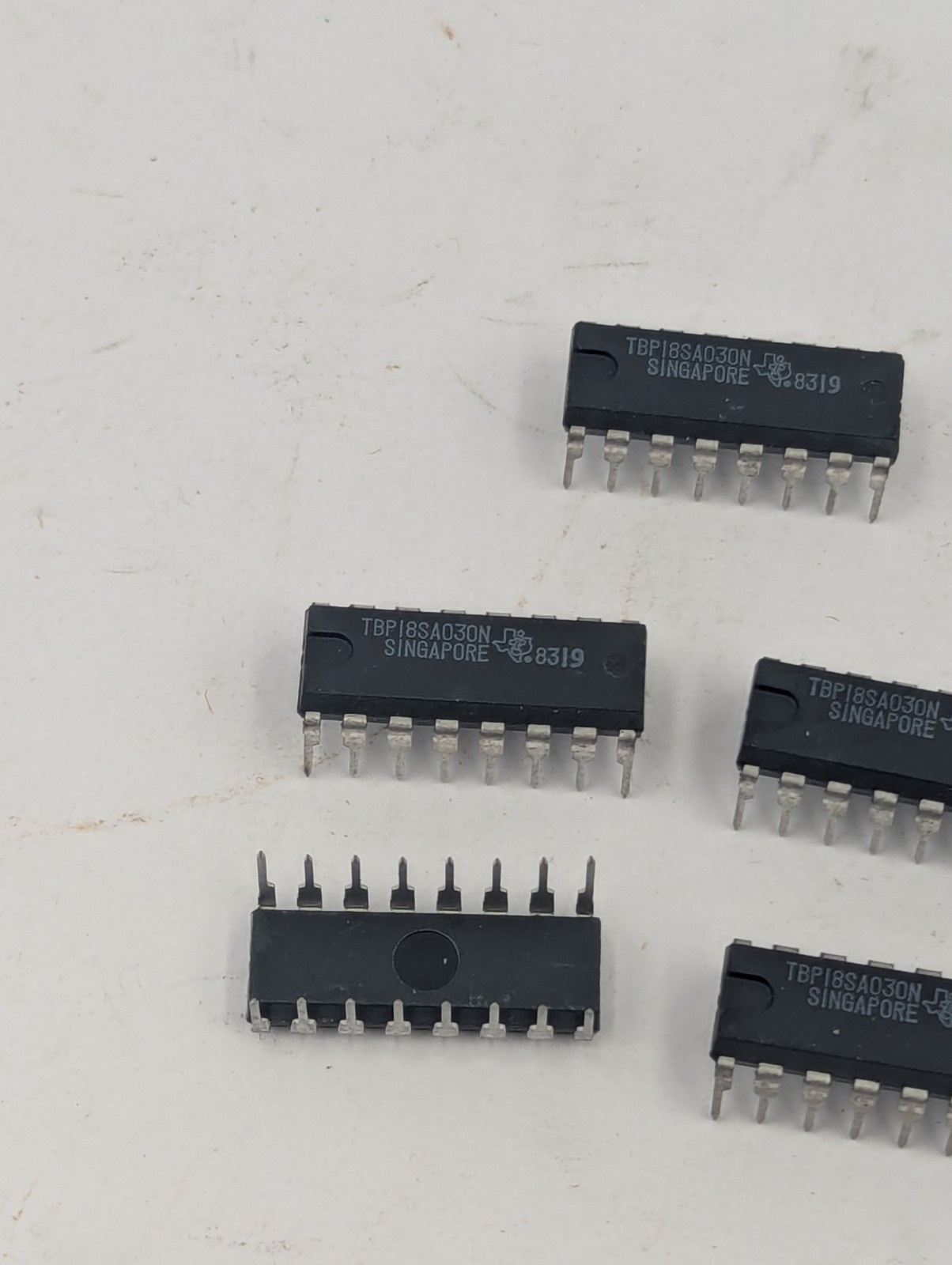 Texas Instruments TBP18SA030N OTP ROM 256 Bit 32X8 CMOS 16 Pin IC Chip Lot of 5