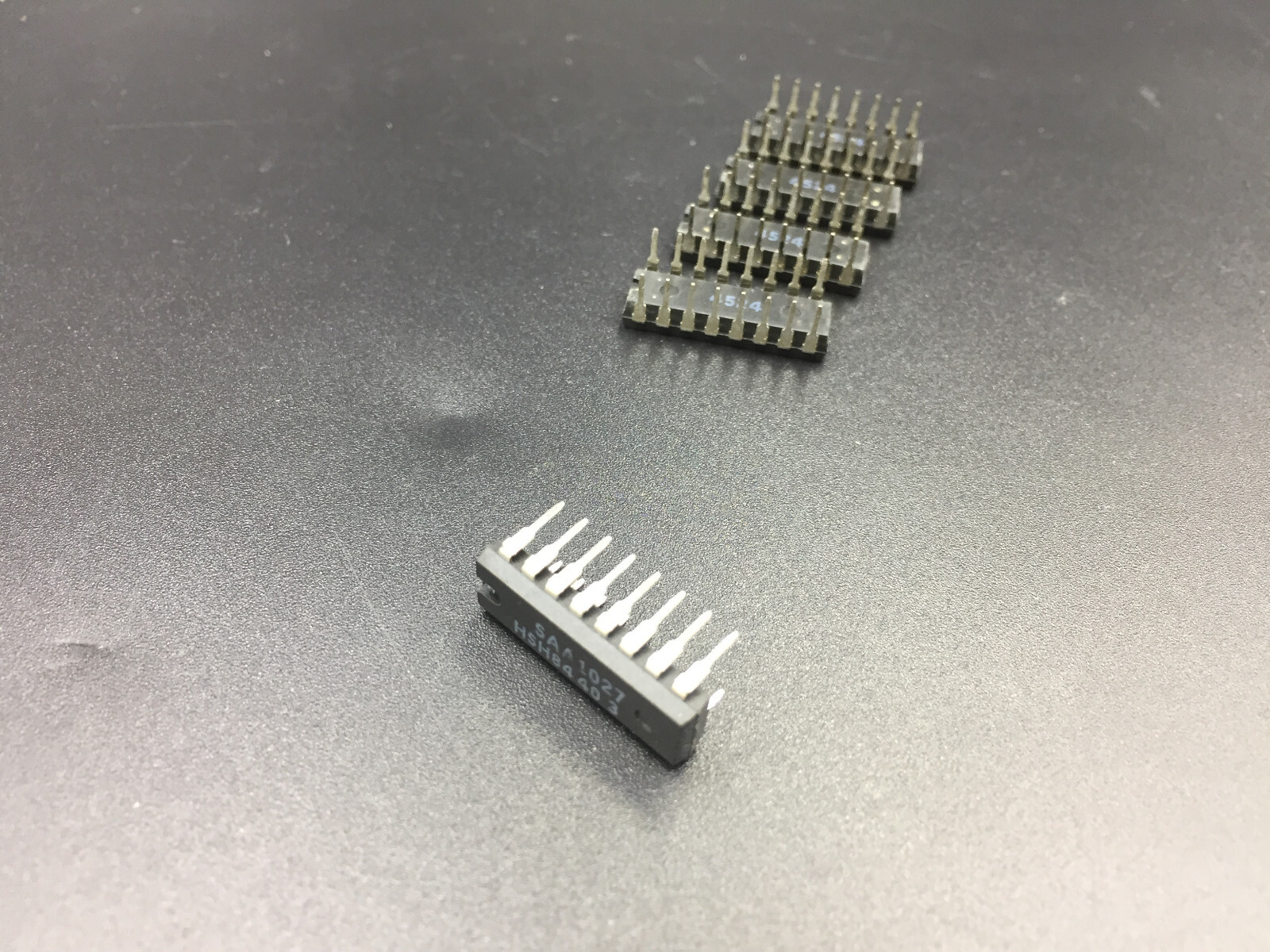 Lot of 5 SAA1027 Stepper Motor Driver Bipolar 18V 500mA Bidirectional DIP 16