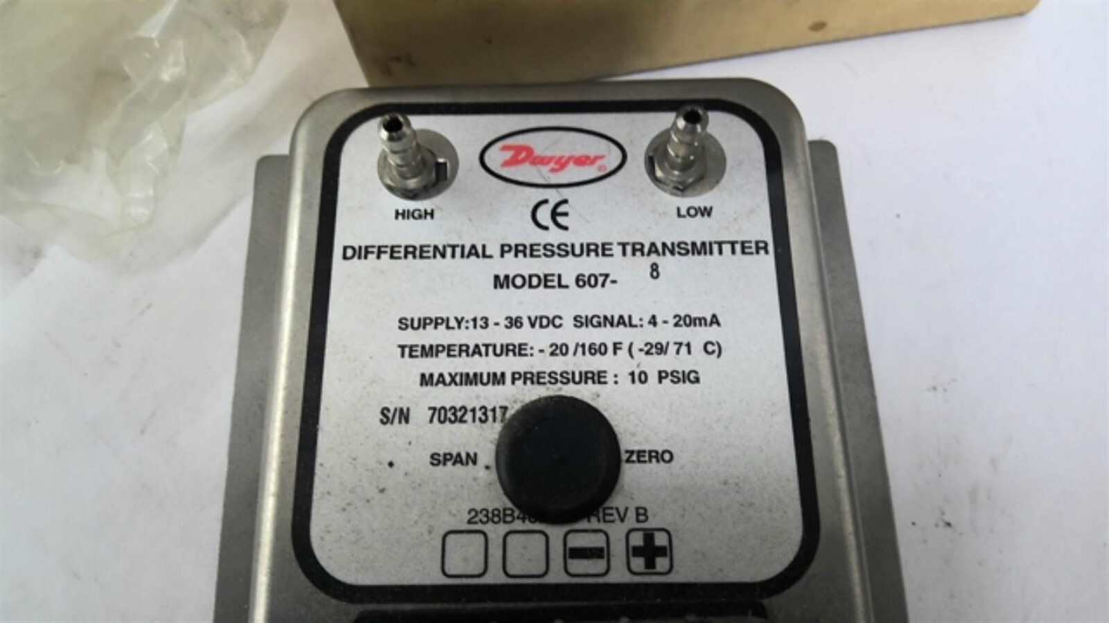 Dwyer 607-8 Differential Pressure Transmitter