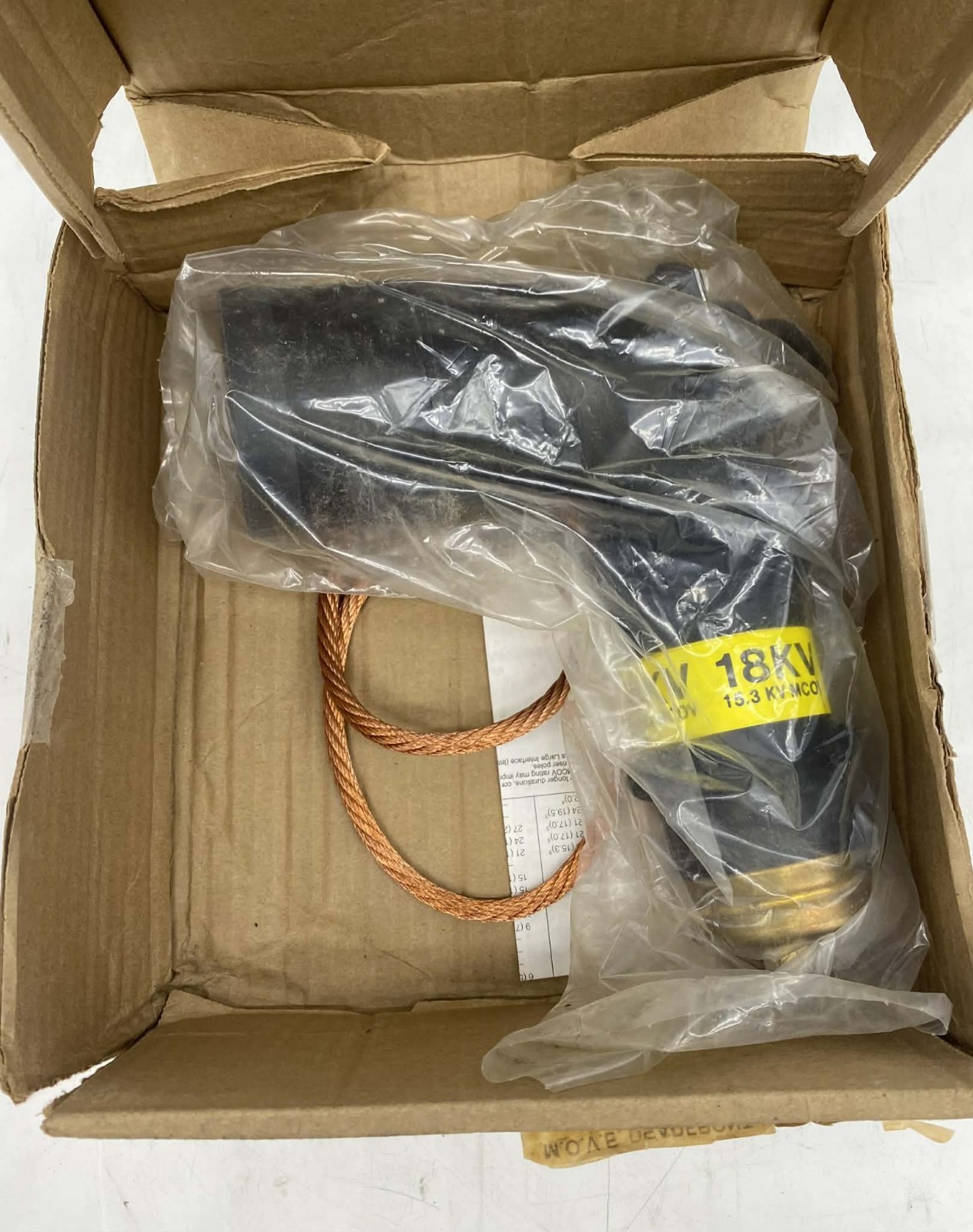 Eaton Cooper M.O.V.E 18kV Arrester Elbow 15.3 MCOV 3238018C18M (New Old Stock)