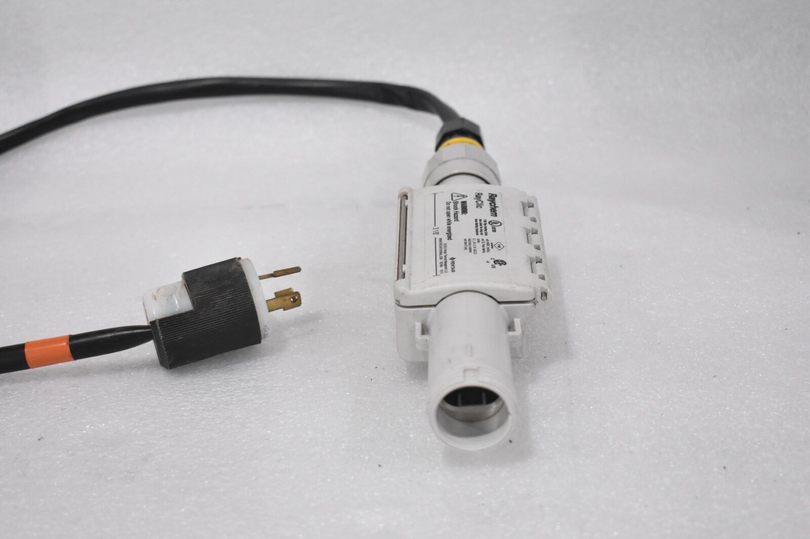 RAYCHEM RAYCLICK POWER CONNECTION KIT W/ HUBBLE HBL4570C 15A TWIST-LOCK PLUG