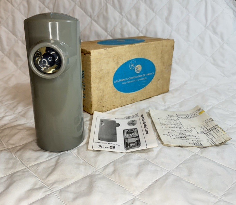 ALLEN BRADLEY 42RLU 4003 PHOTOELECTRIC SENSOR 42RLU403 RETROSPECTIVE CONTROL