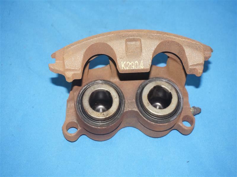 Ford F7TZ-2V120-AARM F7TZ2V120AARM Caliper NEW NOB