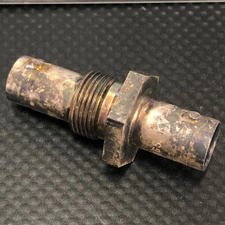 KV-99-22 – KINGS – MHV CONNECTOR, TARNISHED