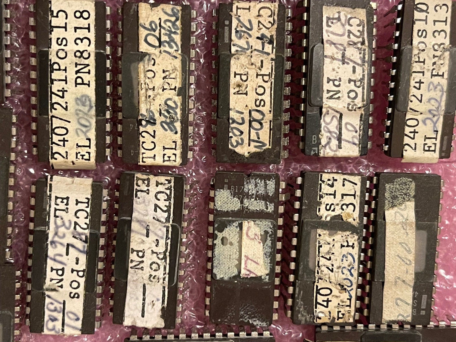 B8702A INTEL w/labels ns MAY VARY 24-PIN CERDIP EPROM All VINTAGE 76+ UOS QTY-1