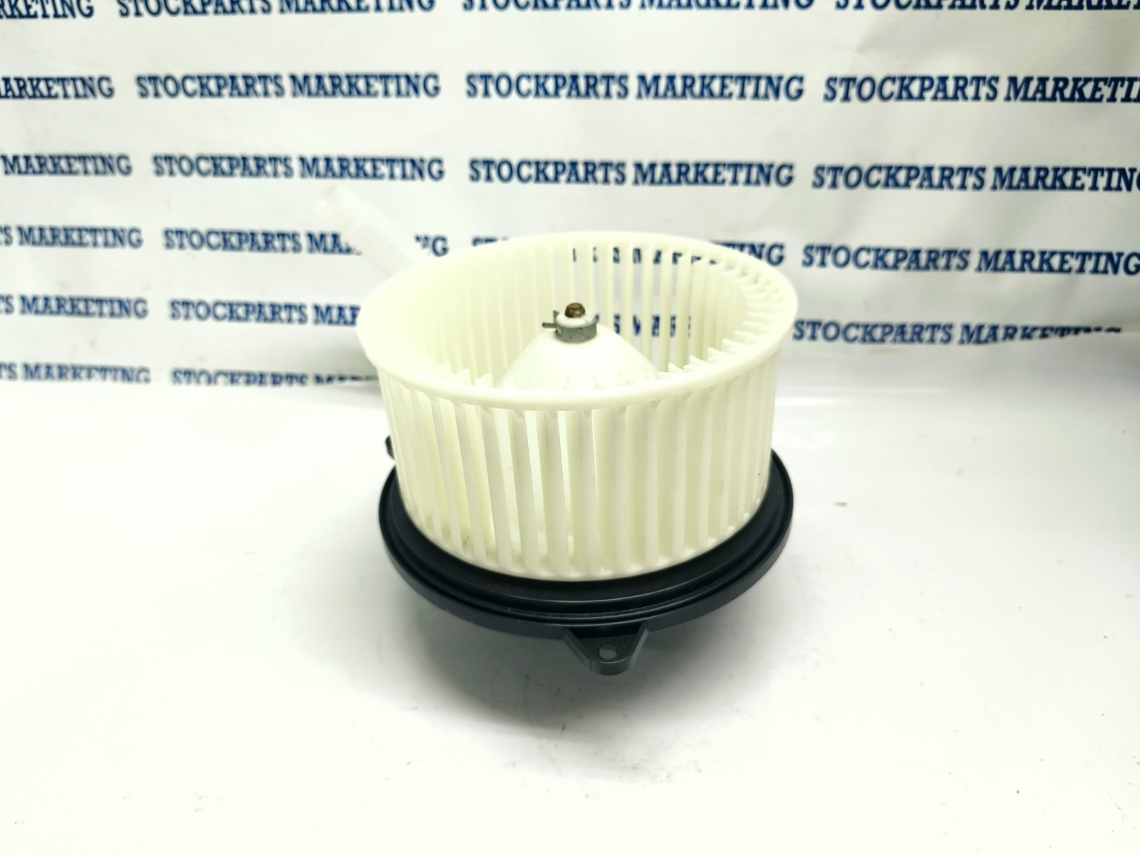 Ford CB07-61-B10A CB0761B10A Motor, Fan-Blower NEW NOB