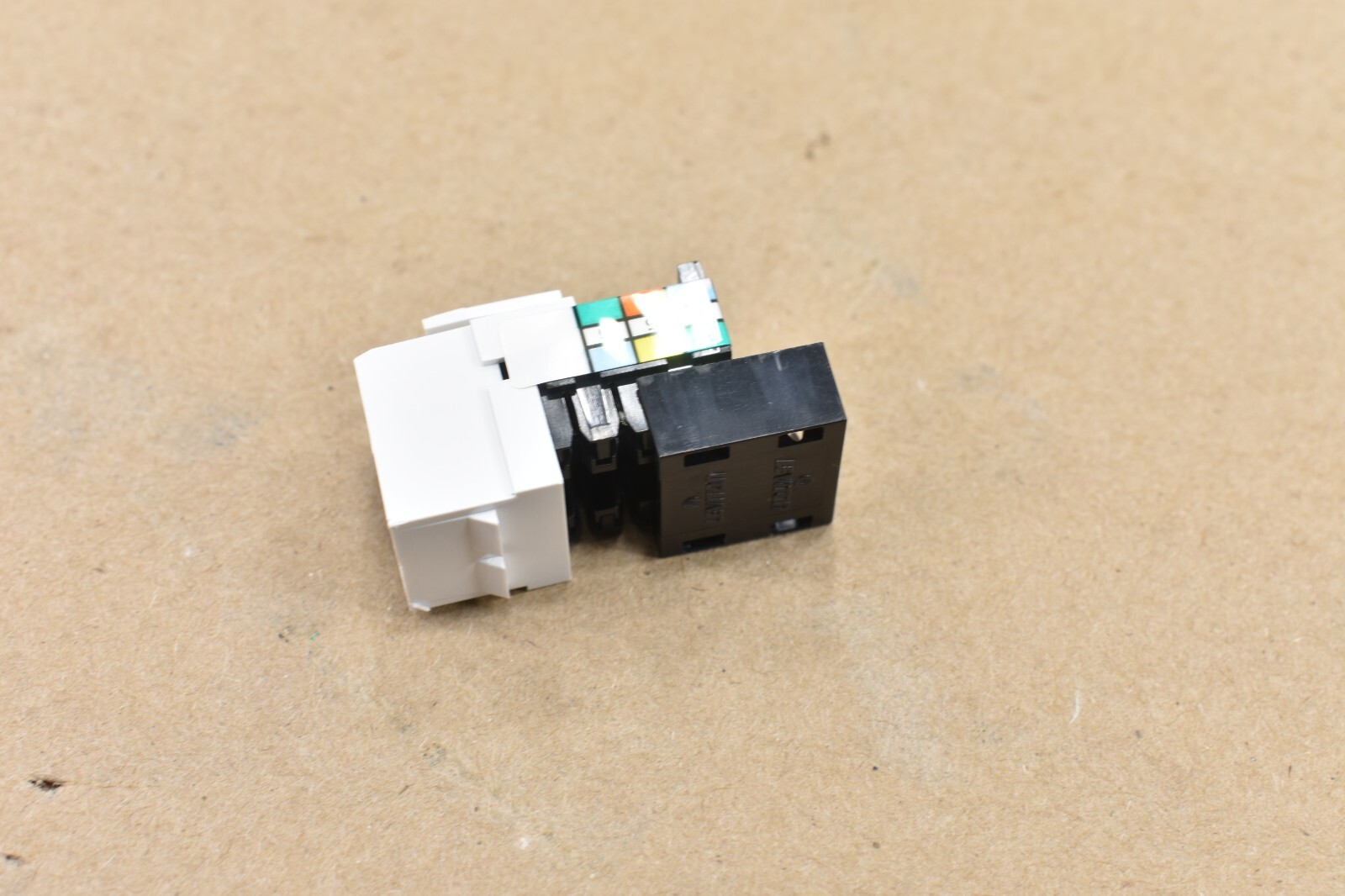 Box Of 50 Pieces Leviton 41106-RW6 Snap in Jacks Voice Grade White